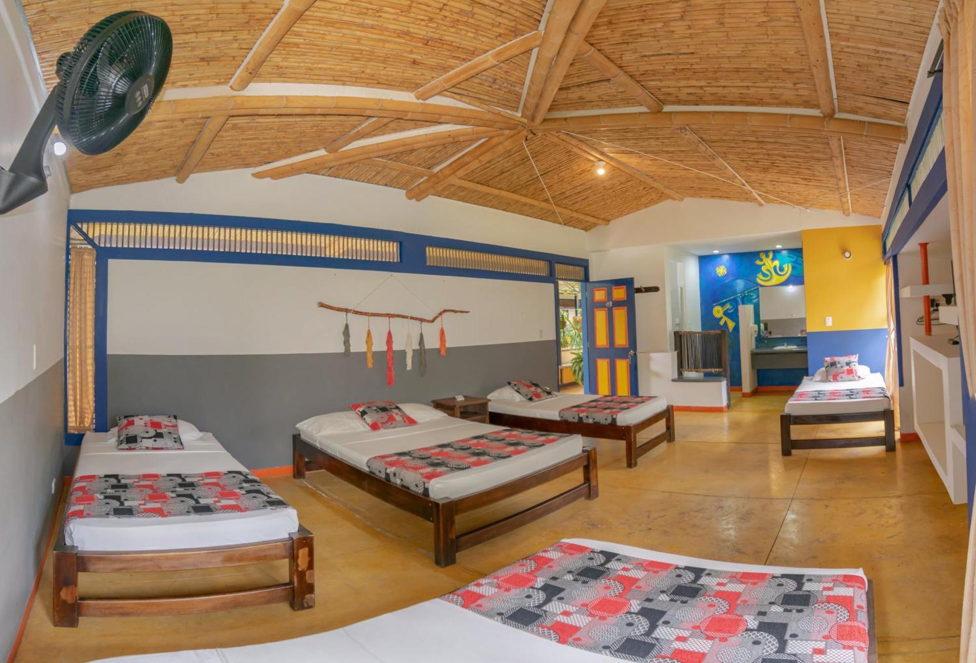 Hotel Campestre La Aldea Монтенегро Екстер'єр фото