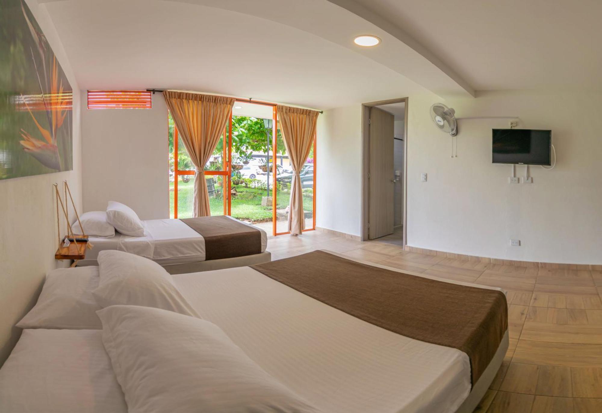 Hotel Campestre La Aldea Монтенегро Екстер'єр фото