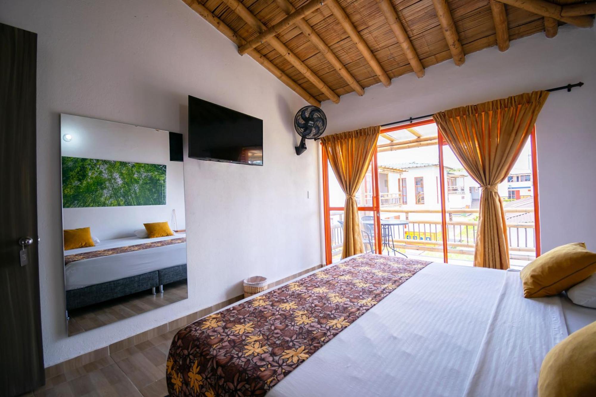 Hotel Campestre La Aldea Монтенегро Екстер'єр фото