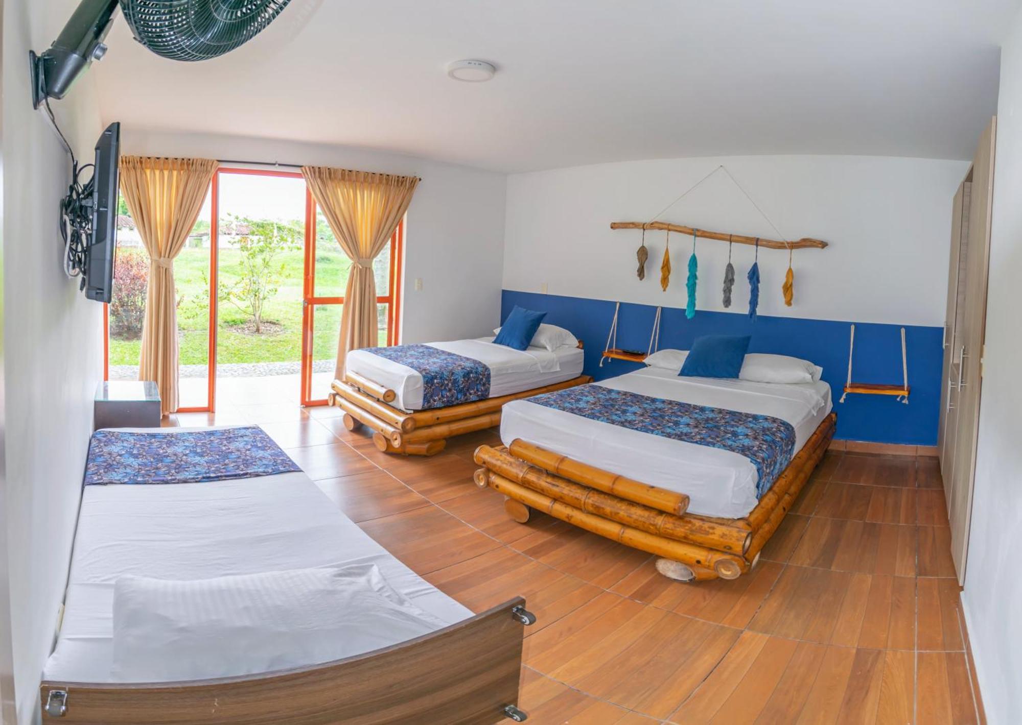 Hotel Campestre La Aldea Монтенегро Екстер'єр фото
