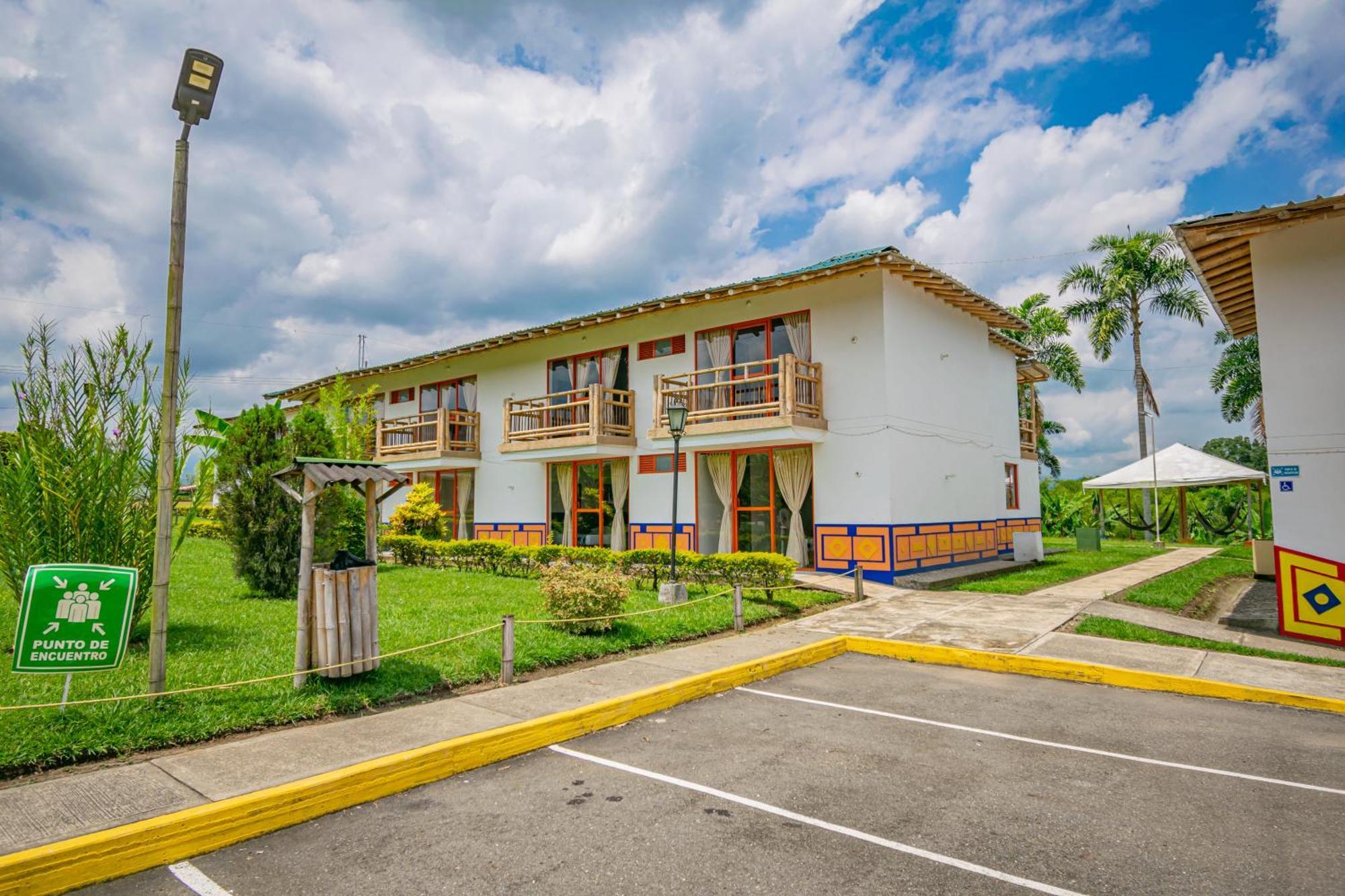 Hotel Campestre La Aldea Монтенегро Екстер'єр фото