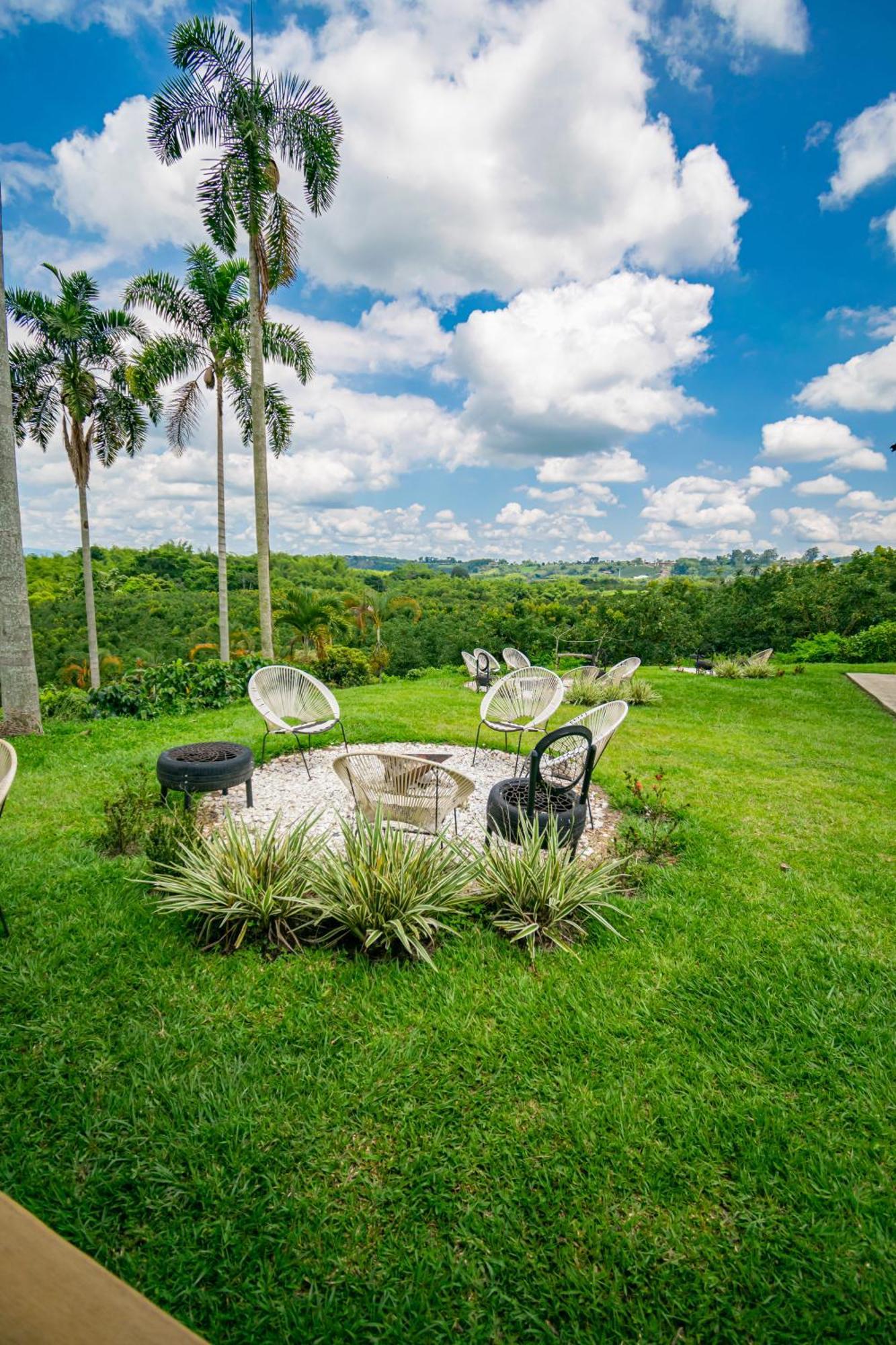 Hotel Campestre La Aldea Монтенегро Екстер'єр фото